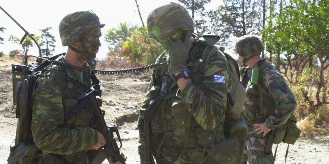 Στρατιωτικοί προς υπ. Άμυνας «Δεν φτάνουν οι μισθοί αφήστε μας να κάνουμε δεύτερη δουλειά»