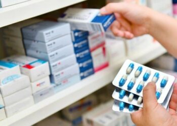 «Όχι» των φαρμακοποιών στη διανομή φαρμάκων υψηλού κόστους με κούριερ