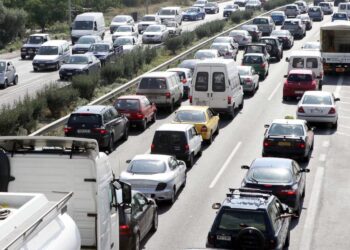 Μπλοκαρισμένος ο Περιφερειακός: Καραμπόλα με επτά Ι.Χ. στη Θεσσαλονίκη