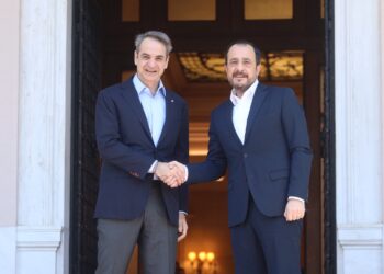 Τηλεφωνική επικοινωνία Μητσοτάκη – Χριστοδουλίδη για τις εξελίξεις στη Μέση Ανατολή