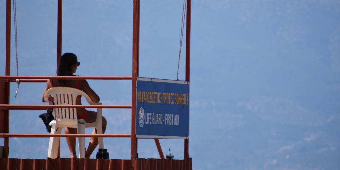 Στις θέσεις τους οι ναυαγοσώστες στις παραλίες του Δ. Θερμαϊκού