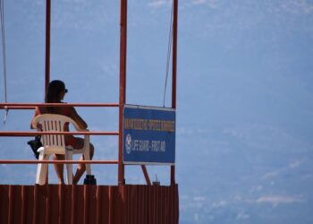 Στις θέσεις τους οι ναυαγοσώστες στις παραλίες του Δ. Θερμαϊκού