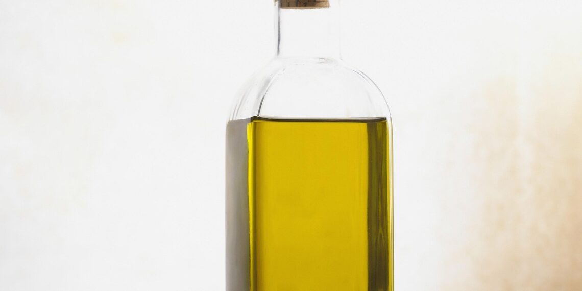 Γιατί δεν πρέπει η αποθήκευση του ελαιολάδου να γίνεται κάτω από τον νεροχύτη