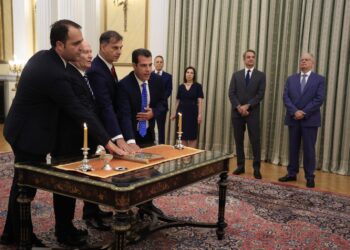 Ορκίστηκαν τα νέα μέλη της κυβέρνησης (video)