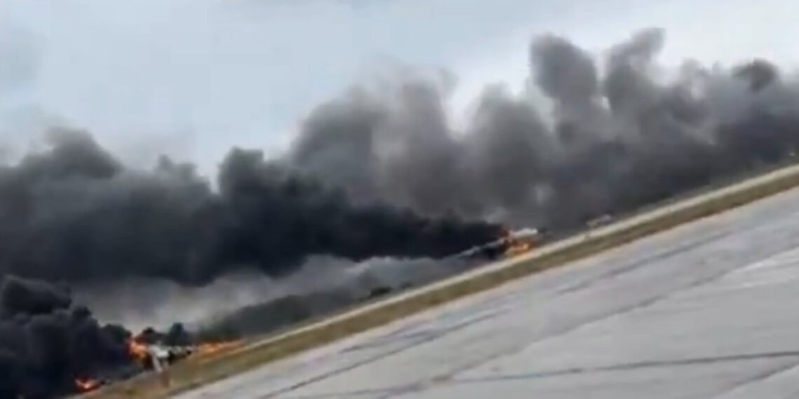 Ρωσία: «Τρομοκρατική επίθεση» από την Ουκρανία – Κάηκαν αεροσκάφη, έγιναν συλλήψεις