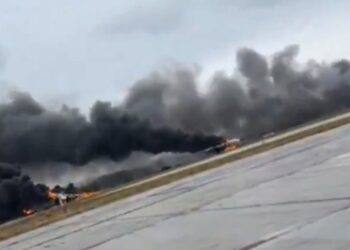 Ρωσία: «Τρομοκρατική επίθεση» από την Ουκρανία – Κάηκαν αεροσκάφη, έγιναν συλλήψεις