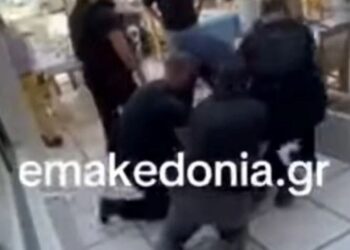 Τι λέει ο 45χρονος για την επίθεση με το σπαθί (video)