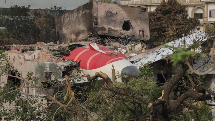 Τραγωδία δίχος τέλος στην Ινδία – Αυξήθηκαν στους 279 οι νεκροί από τη συντριβή του Boeing 787