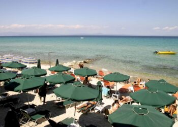 Παροπλισμένη η Χαλκιδική: 7 στις 10 επιχειρήσεις ψάχνουν προσωπικό