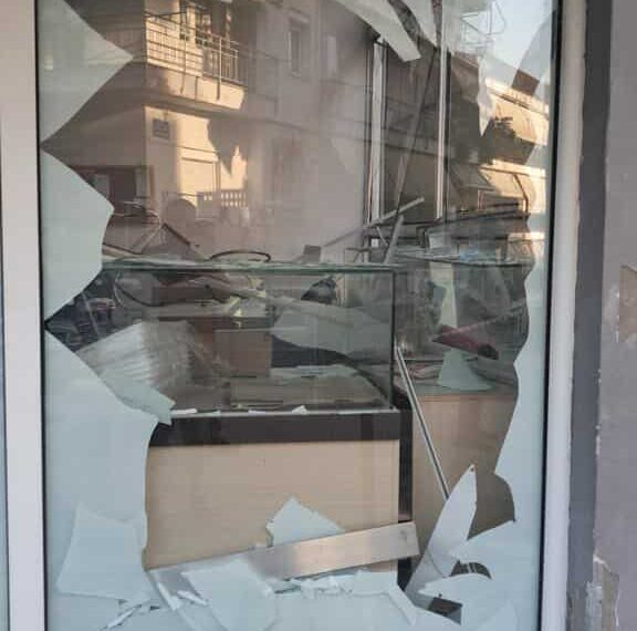 Ισχυρή έκρηξη τη νύχτα στη Θεσσαλονίκη – Δύο τραυματίες – Τι έρευνα η αστυνομία (ΦΩΤΟ – ΒΊΝΤΕΟ)