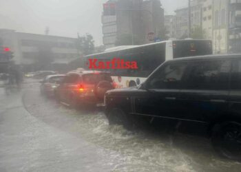 Σε λίγα λεπτά έπεσε η βροχή όλου του Ιουλίου στη Θεσσαλονίκη – 37 χιλιοστά σε μία ώρα (video)