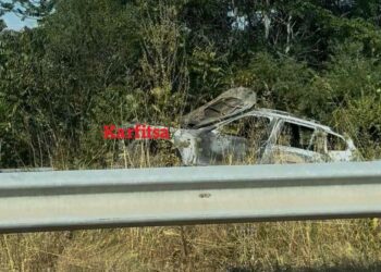 Ι.Χ. τυλίχτηκε στις φλόγες στο δρόμο της Χαλκιδικής (φωτό-video)