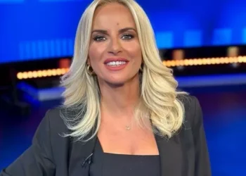 «Στρογγυλοκάθισε» η Μπεκατώρου στο Μega