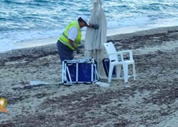 Δήμος Κασσάνδρας: Απομακρύνονται μόνιμες ομπρέλες και εξοπλισμός από τις παραλίες (video)