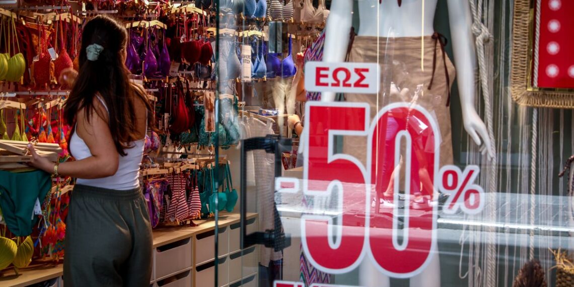 «Πρεμιέρα» σήμερα, Δευτέρα 14/7, για τις καλοκαιρινές εκπτώσεις