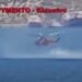 Η στιγμή της προσθαλάσσωσης του ελικοπτέρου της Πυροσβεστικής στην Ελευσίνα (video)