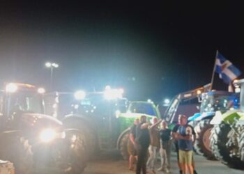 Νυχτερινή διαμαρτυρία αγροτών στον Έβρο (VIDEO)