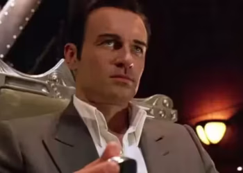 Πέθανε στα 56 του ο πρωταγωνιστής του Nip/Tuck Τζούλιαν Μακ Μαχόν