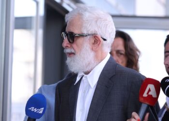 Κάηκε το σπίτι του Πέτρου Φιλιππίδη στην Πατησίων – Ήταν μέσα ο ηθοποιός