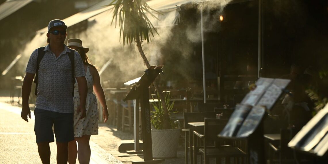 Καύσωνας: Έσπασε το φράγμα των 45 βαθμών η θερμοκρασία