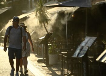 Καύσωνας: Έσπασε το φράγμα των 45 βαθμών η θερμοκρασία