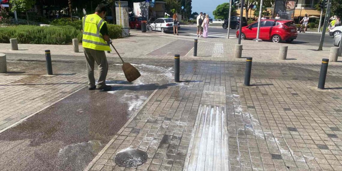 Δράσεις καθαριότητας, πλυσίματα και απολυμάνσεις στον Δ.Θεσσαλονίκης (φωτό)