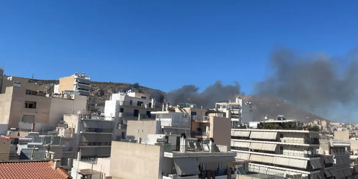 Φωτιά τώρα στο Κερατσίνι – Επιχειρούν τρία ελικόπτερα