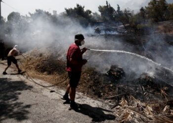 Τέθηκε υπό έλεγχο η πυρκαγιά στο Κορωπί