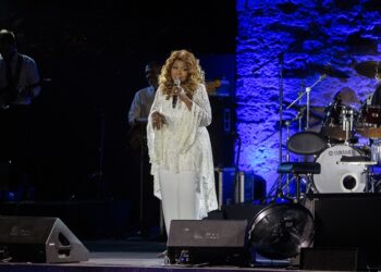 Sani Festival 2025 | Η Gloria Gaynor κατέκτησε τη σκηνή του Sani Festival