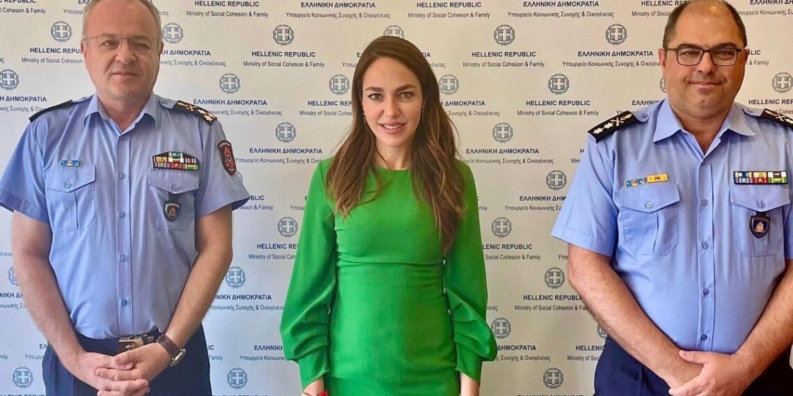 Δόμνα Μιχαηλίδου: «Τα παιδιά των πυροσβεστών μας θα αποκτήσουν τις δικές τους κατασκηνώσεις»