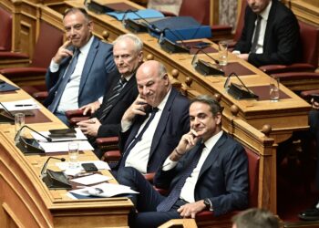 Μητσοτάκης σε Ανδρουλάκη: Παρουσιάζεστε ως κακέκτυπο του ΠΑΣΟΚ του΄80, χωρίς το χάρισμα του Α. Παπανδρέου