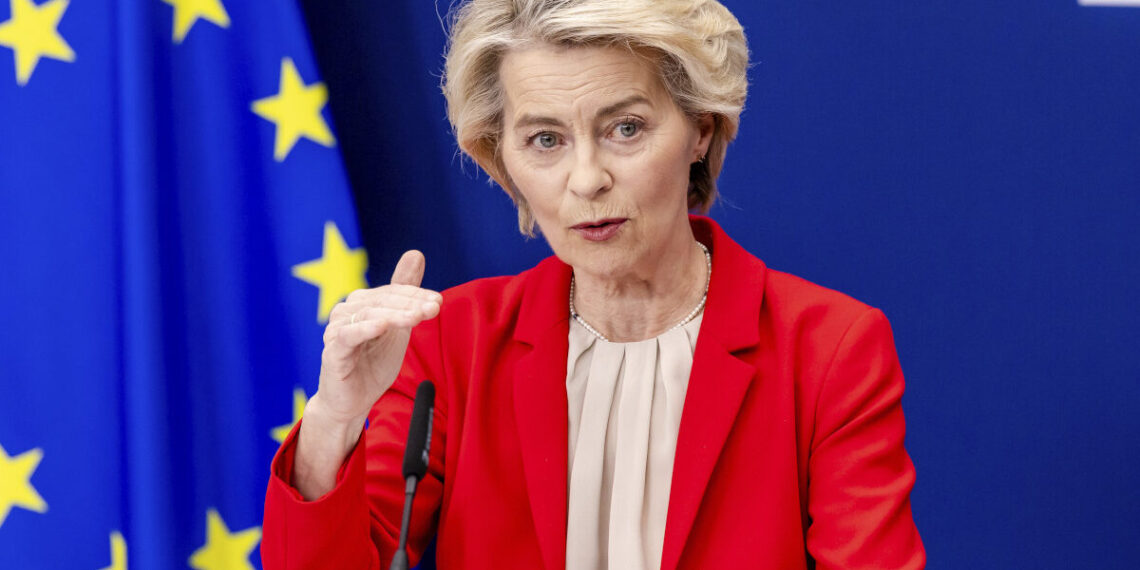 Απορρίφθηκε η πρόταση μομφής κατά της προέδρου της Κομισιόν, Ούρσουλα Φον Ντερ Λάιεν