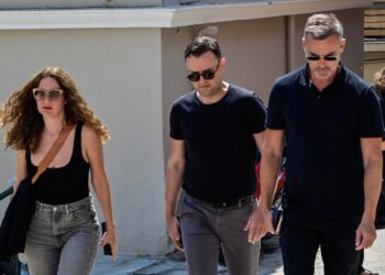 Σε κλίμα οδύνης η κηδεία του Γεράσιμου Μιχελή – Παρόντες οι ηθοποιοί του «Παρά Πέντε»