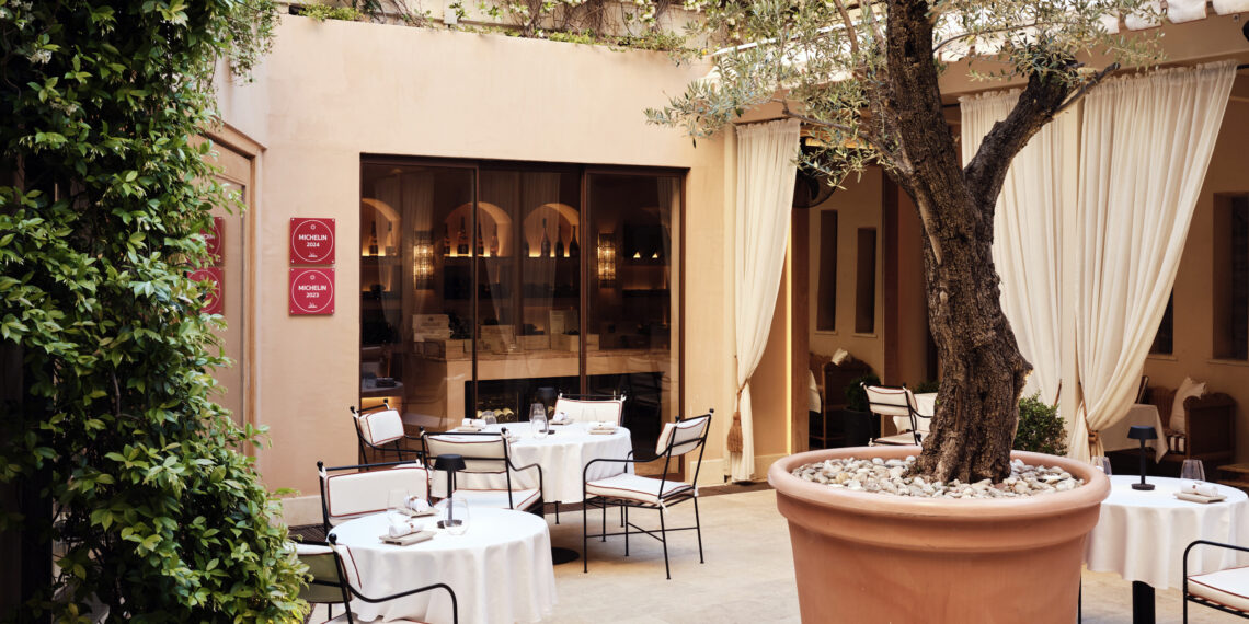 Patio: Aυλή υψηλής γαστρονομίας με αστέρι Michelin και farm-to-table φιλοσοφία