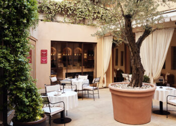 Patio: Aυλή υψηλής γαστρονομίας με αστέρι Michelin και farm-to-table φιλοσοφία