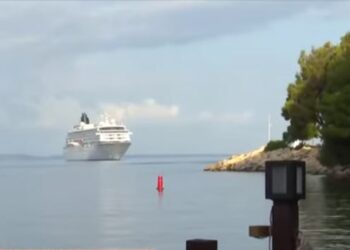Για πρώτη φορά κρουαζιερόπλοιο στο Porto Carras (VIDEO)