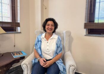 Η πρόεδρος της Ένωσης Ξενοδόχων Χίου μας ξεναγεί στο νησί