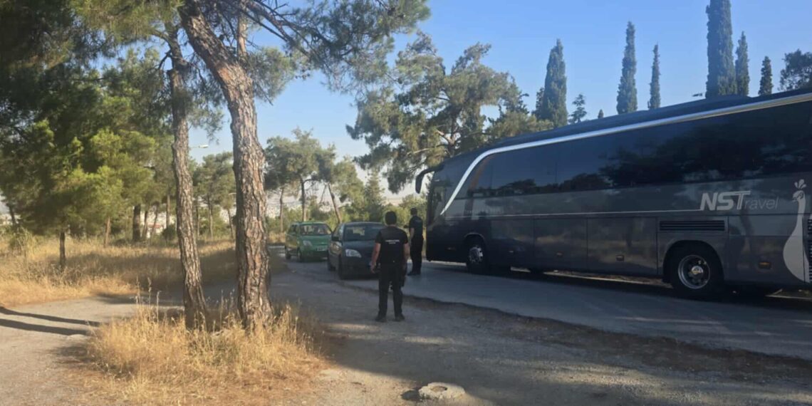 Ξεκίνησε η απαγόρευση κυκλοφορίας στο Σέιχ Σου (φωτό)