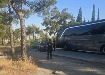 Ξεκίνησε η απαγόρευση κυκλοφορίας στο Σέιχ Σου (φωτό)