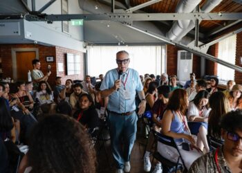 Ακαδημαϊκοί κορυφαίων πανεπιστημίων στο Αριστοτέλειο: Πώς η Τεχνητή Νοημοσύνη αλλάζει τα Μέσα Ενημέρωσης