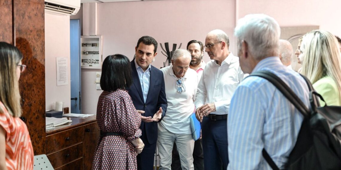 Στη Μονάδα Ανακουφιστικής Αγωγής «Τζένη Καρέζη», ο Κώστας Σκρέκας (ΦΩΤΟ)