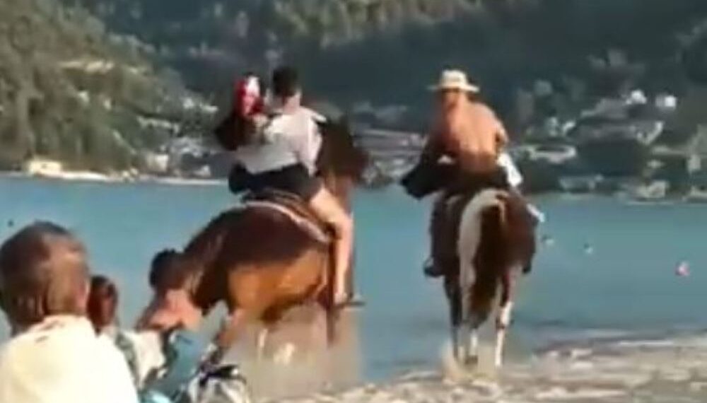 Αφηνιασμένα άλογα ποδοπάτησαν 5χρονη σε παραλία της Θάσου (video)