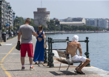 Σε λειτουργία κλιματιζόμενες αίθουσες στη Θεσσαλονίκη (VIDEO)