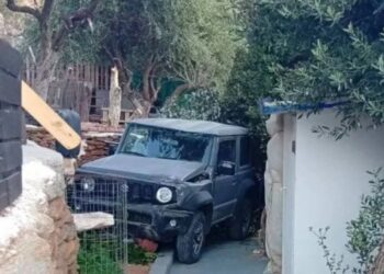 Τήνος: Τζιπ έπεσε μέσα σε… σπίτι! (ΦΩΤΟ)