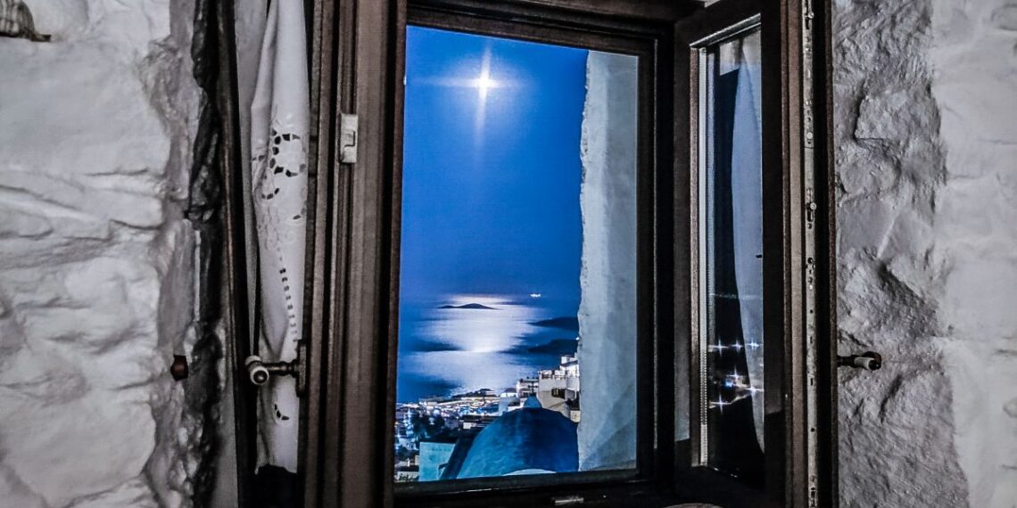 Στη μέγγενη της ασυδοσίας και της ακρίβειας ο τουρισμός