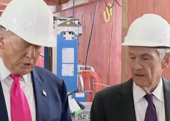 Καβγάς on air: O Τραμπ και o πρόεδρος της FED σε σύγκρουση (video)