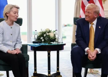 Συμφωνία Τραμπ – Φον ντερ Λάιεν  για δασμούς ύψους 15% στα ευρωπαϊκά προϊόντα