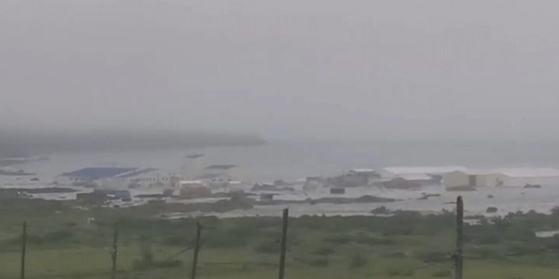 Σε Χαβάη και Αλάσκα τα πρώτα κύματα τσουνάμι μετά τον ισχυρό σεισμό στη Ρωσία