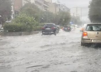 Ισχυρή βροχή στη Θεσσαλονίκη – Πλημμύρες στον Βαρδάρη (video)