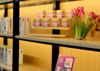 Καμπανάκι των ειδικών για τα καλλυντικά dupes: Μπορεί να είναι επικίνδυνα για την υγεία